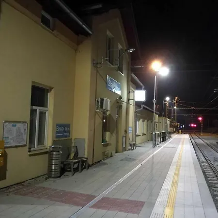Spacious Near Brno. Samostatny Byt V Rd * Slapanice