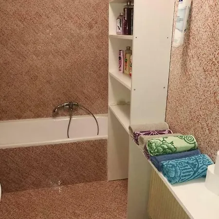 Spacious Near Brno. Samostatny Byt V Rd *